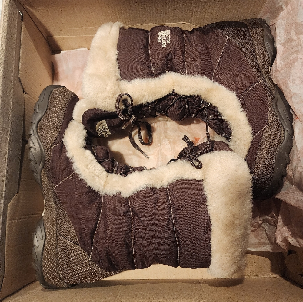The North Face Nuptse II Faux Fur Goose Down Lace Up Brown Winter Boots - 9.5